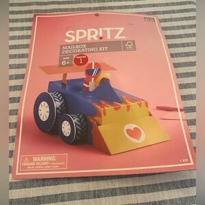 Race Car Spritz Mail Box Decorating Kit Ages 6+ valentine’s Day card box